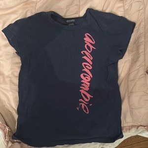 Abercrombie fitted t-shirt. Kid’s Large, adult XS size. Good condition